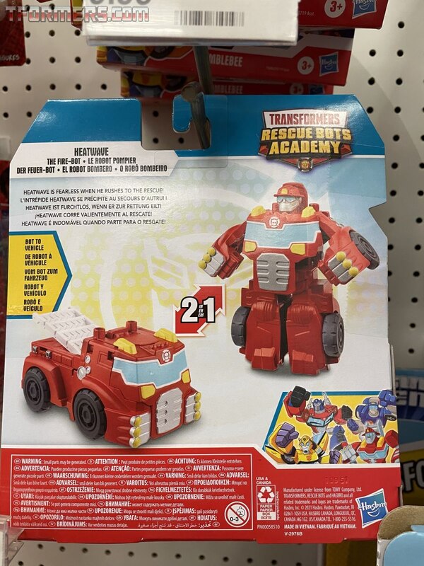 Rescue Bots Academy Classic Heroes Team Wave 2 Heatwave & Chase  (2 of 10)